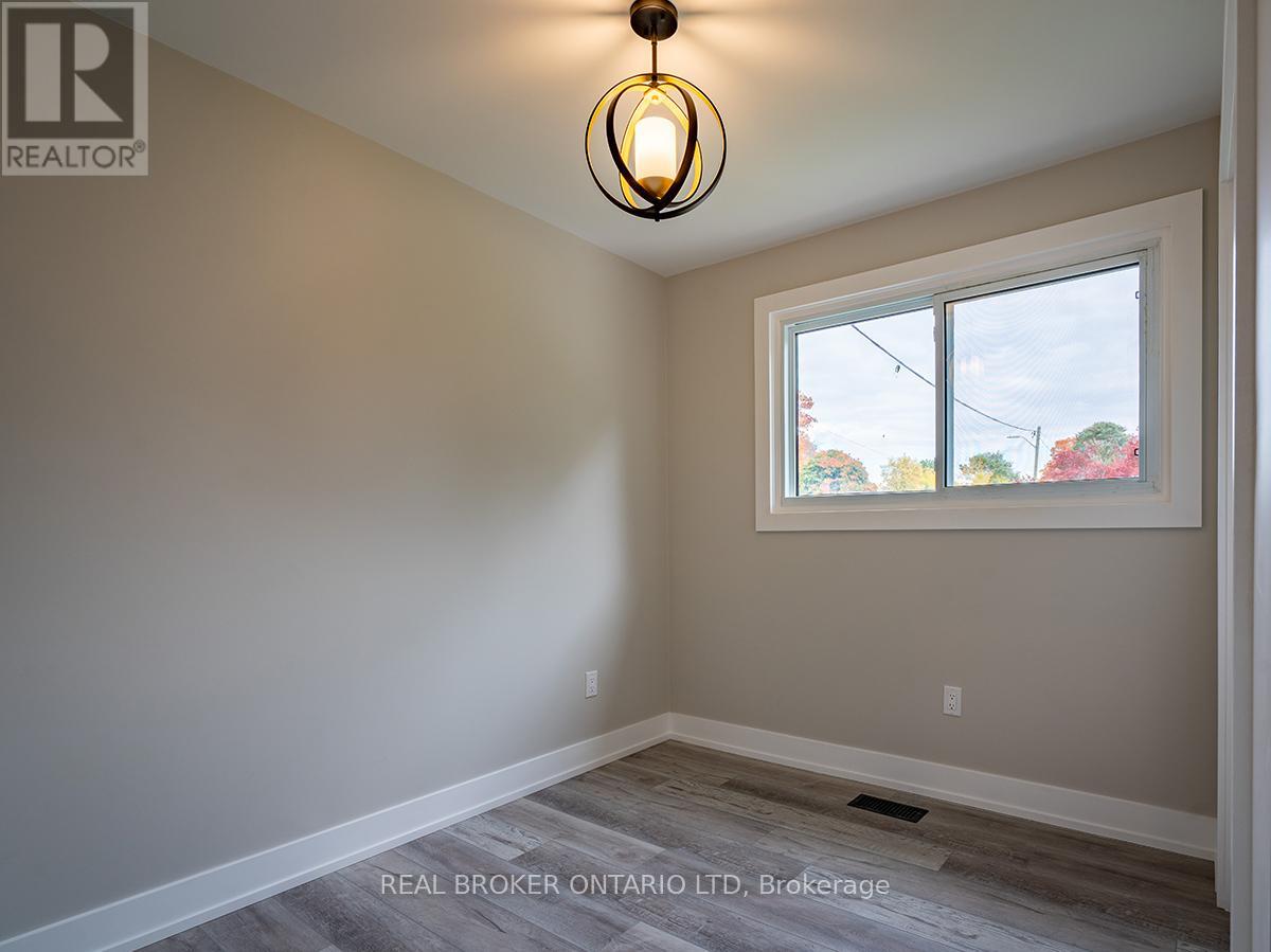 Photo 19 of 25 for 62 Barker Street