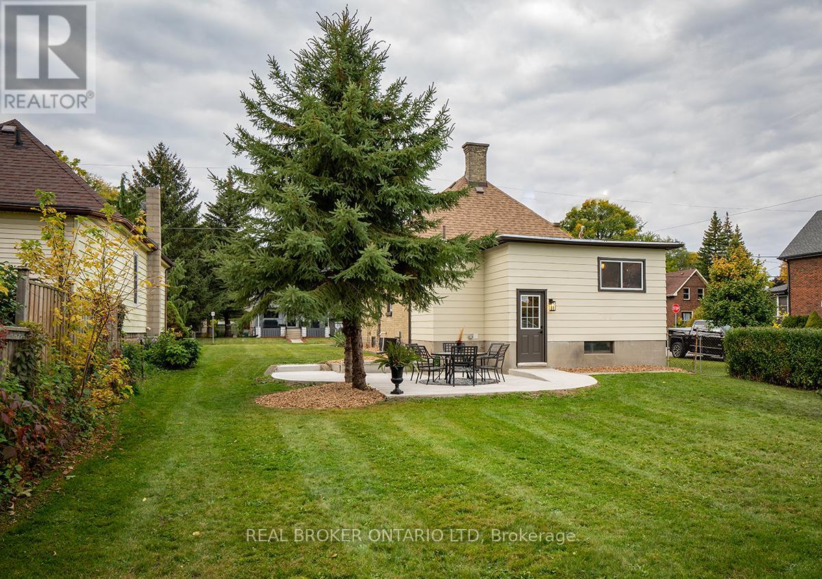 Photo 24 of 25 for 62 Barker Street