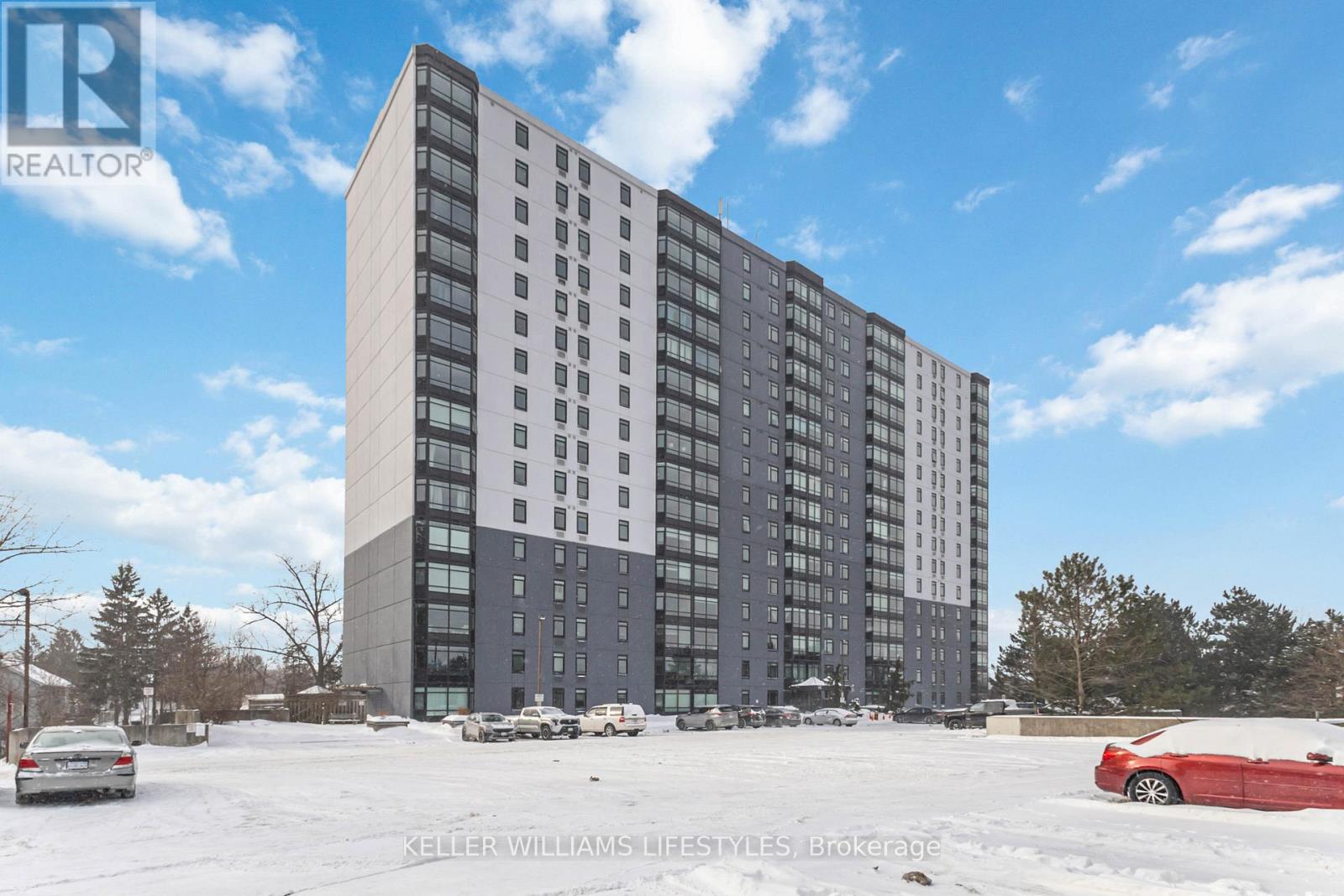 Photo 2 of 41 for 902 - 45 Pond Mills Road