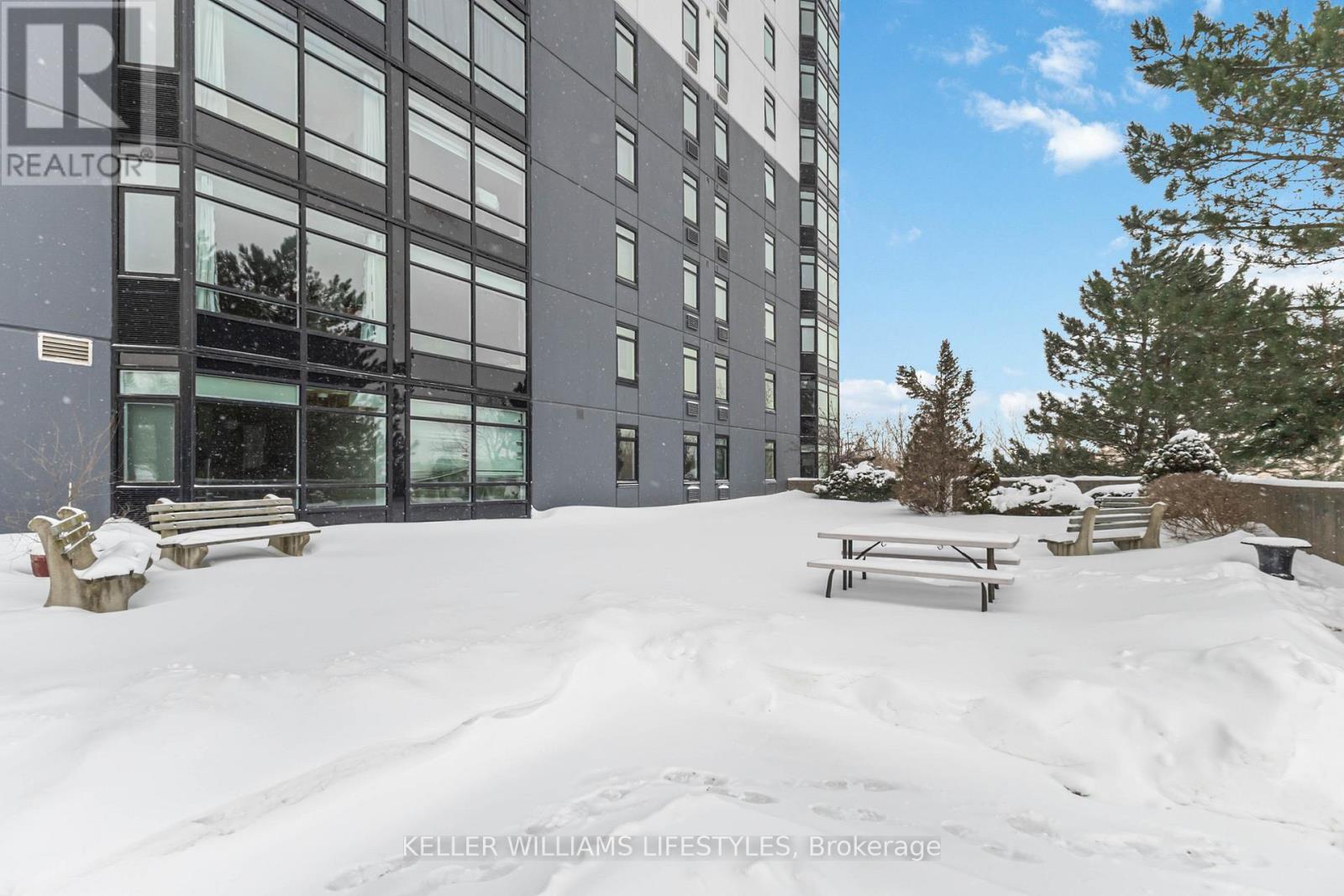 Photo 34 of 41 for 902 - 45 Pond Mills Road