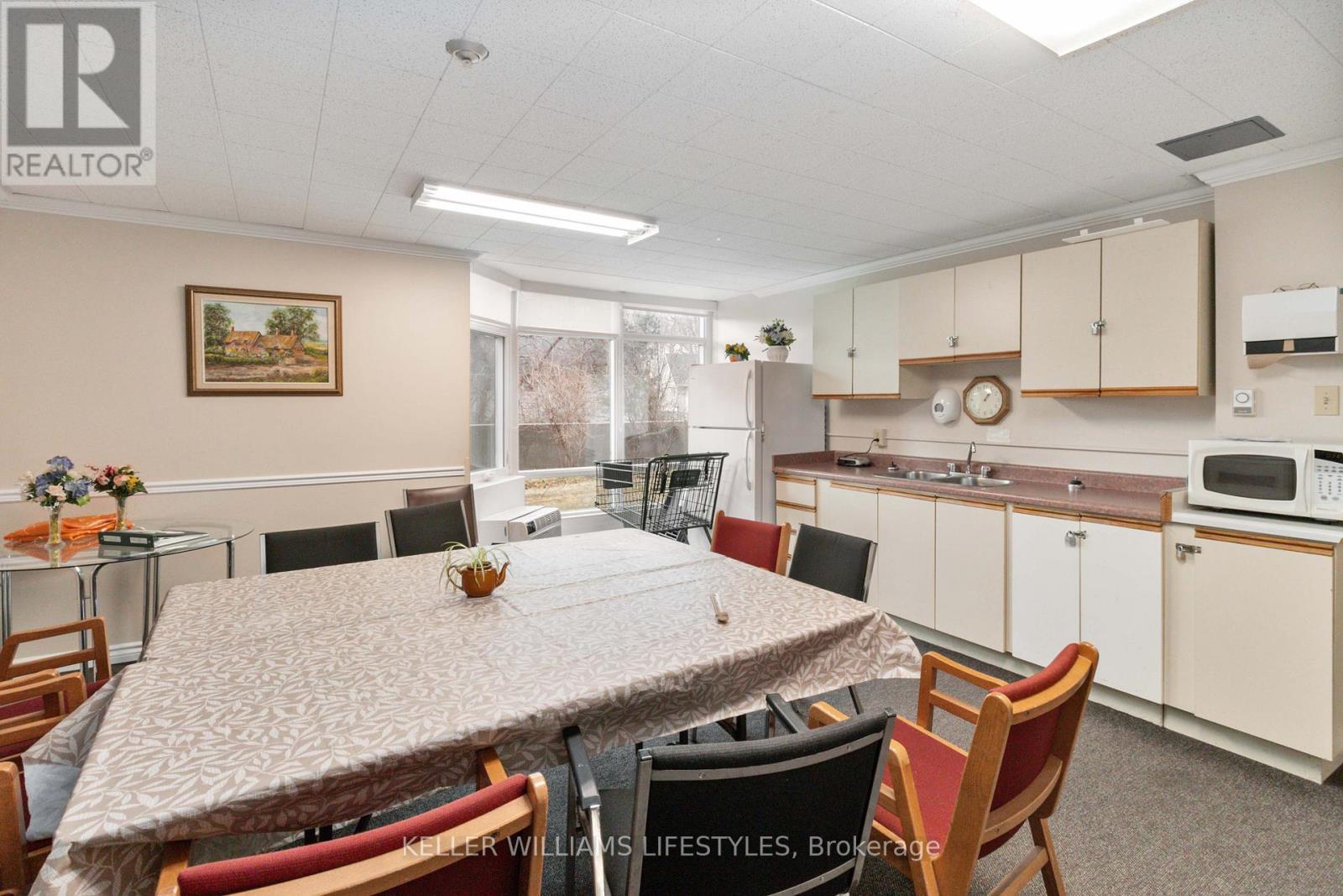 Photo 35 of 41 for 902 - 45 Pond Mills Road