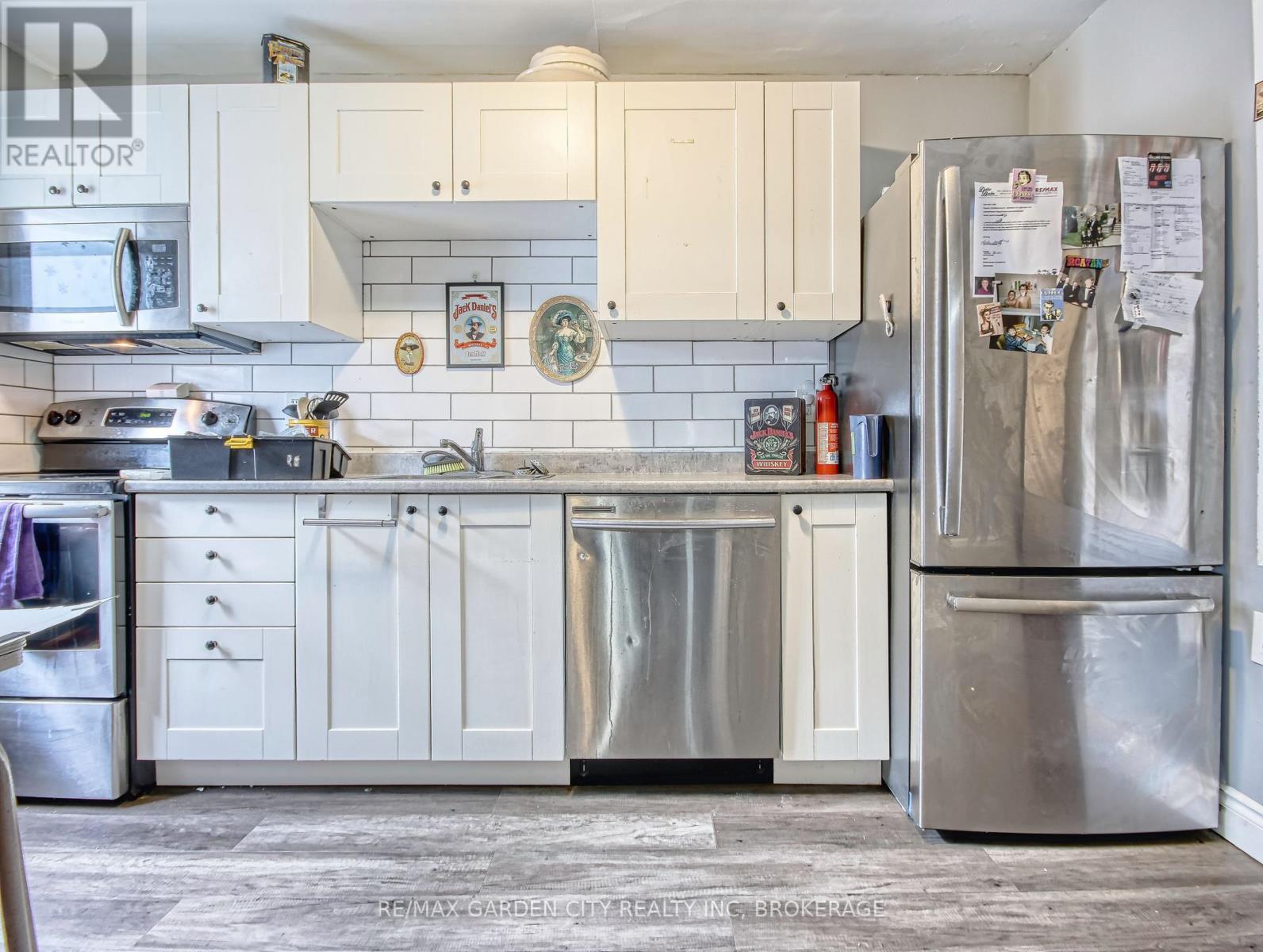 144 Welland Avenue, St. Catharines, Ontario  L2R 2N6 - Photo 8 - X12763260