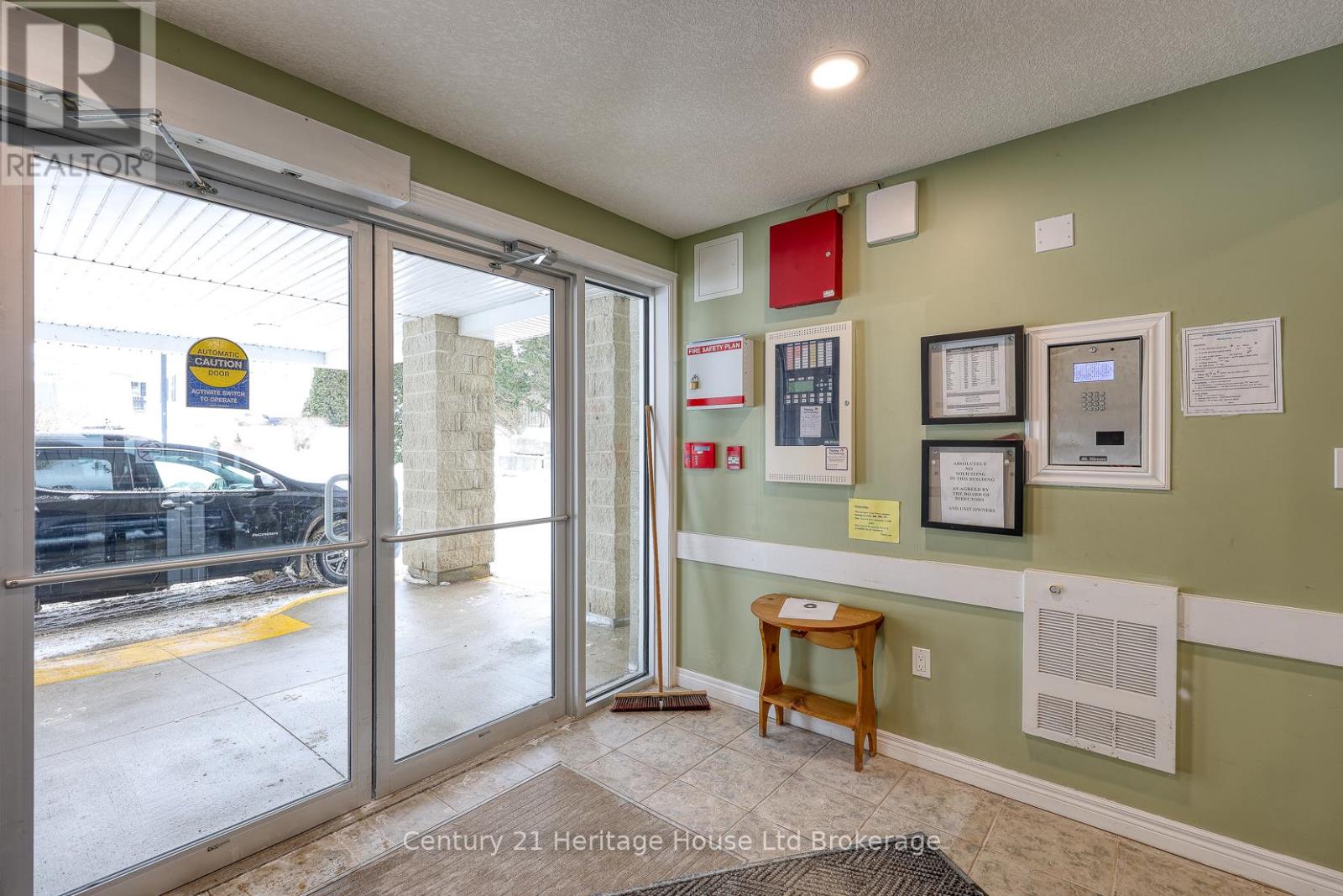 201 - 46 Canterbury Street, Ingersoll, Ontario  N5C 1C4 - Photo 6 - X12763158