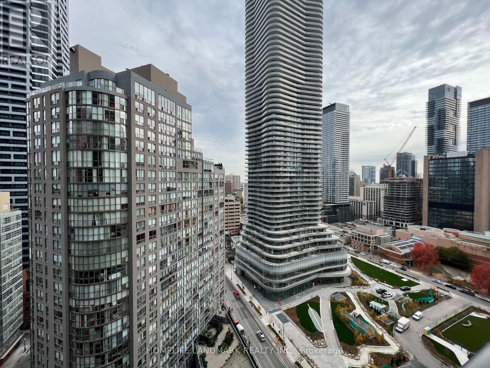 2001 - 955 Bay Street, Toronto, Ontario  M5S 0C6 - Photo 20 - C12763118