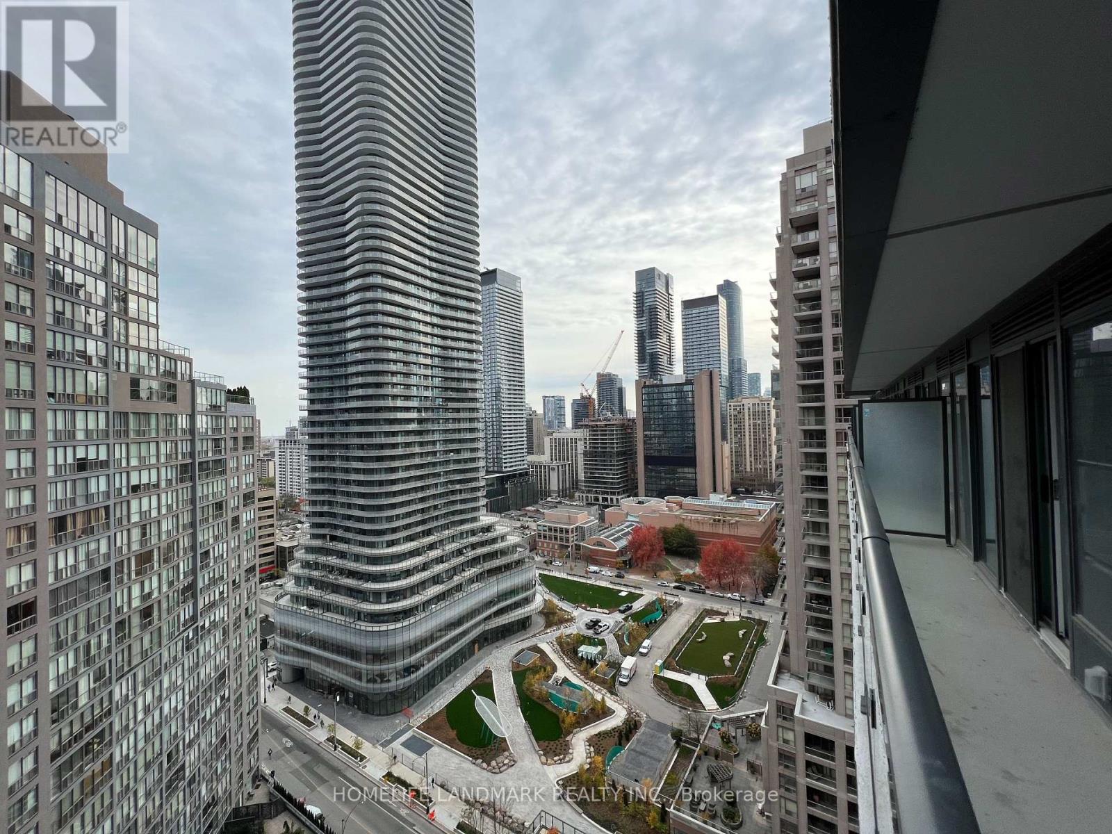 2001 - 955 Bay Street, Toronto, Ontario  M5S 0C6 - Photo 24 - C12763118