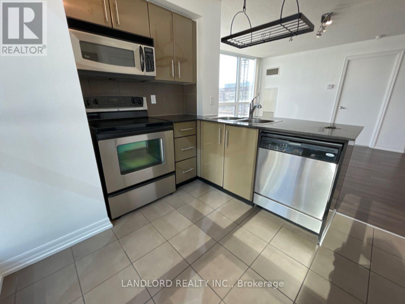 605 - 16 Yonge Street, Toronto, Ontario  M5E 2A1 - Photo 10 - C12763264