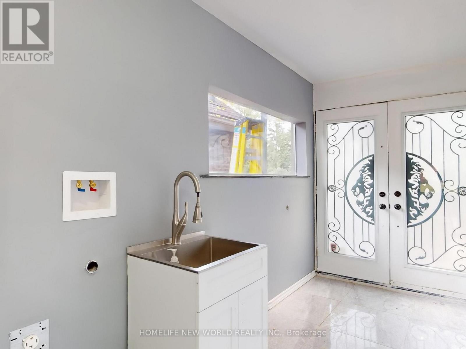 11 Maple Street, Oshawa, Ontario  L1H 2L6 - Photo 9 - E12763248