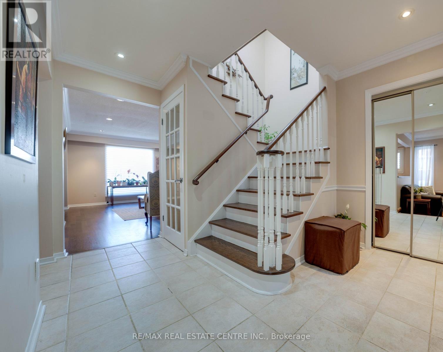 37 Statesman Square, Toronto, Ontario  M1S 4H7 - Photo 2 - E12763266