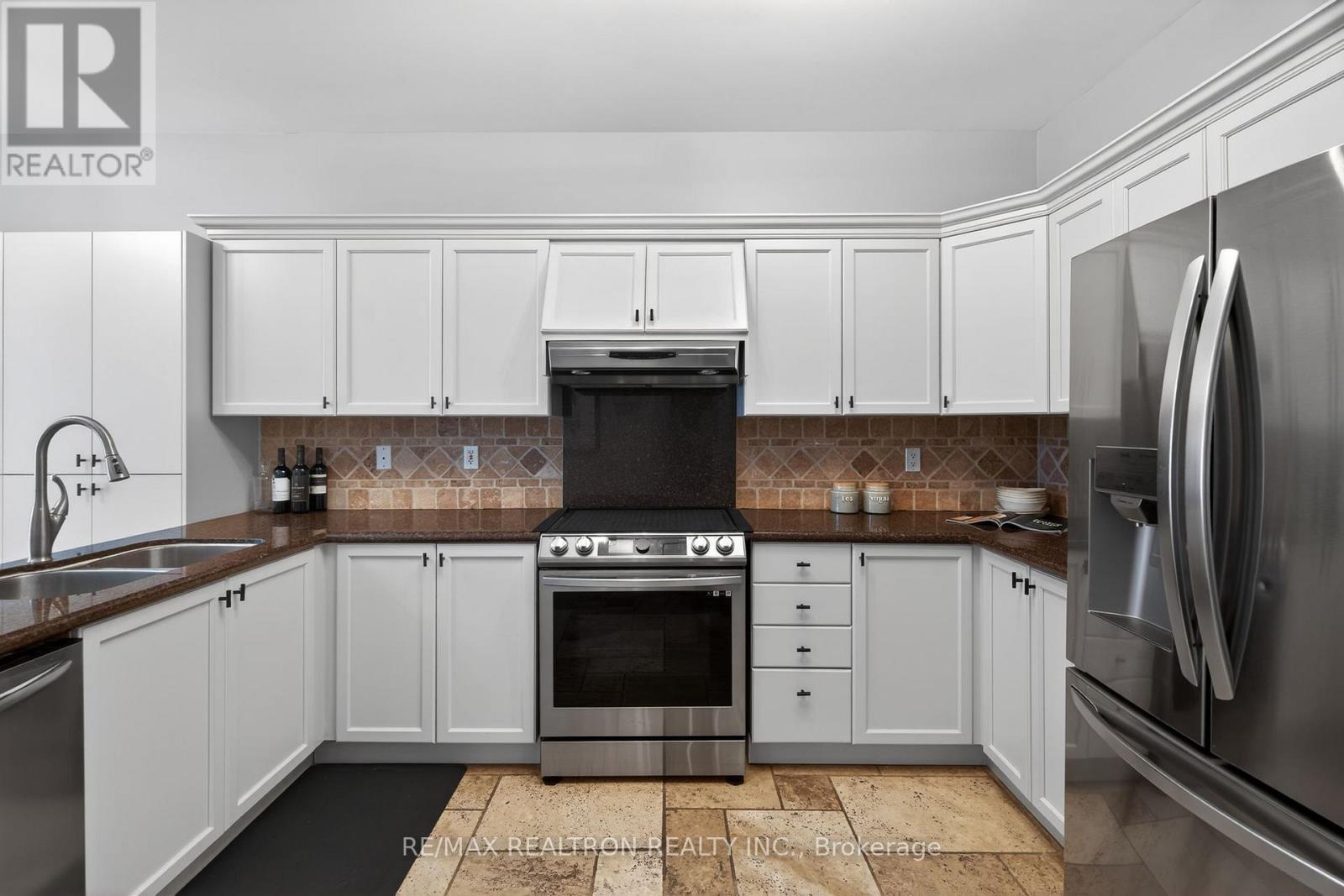 80 Gardiner Drive, Bradford West Gwillimbury, Ontario  L3Z 3G2 - Photo 11 - N12763274