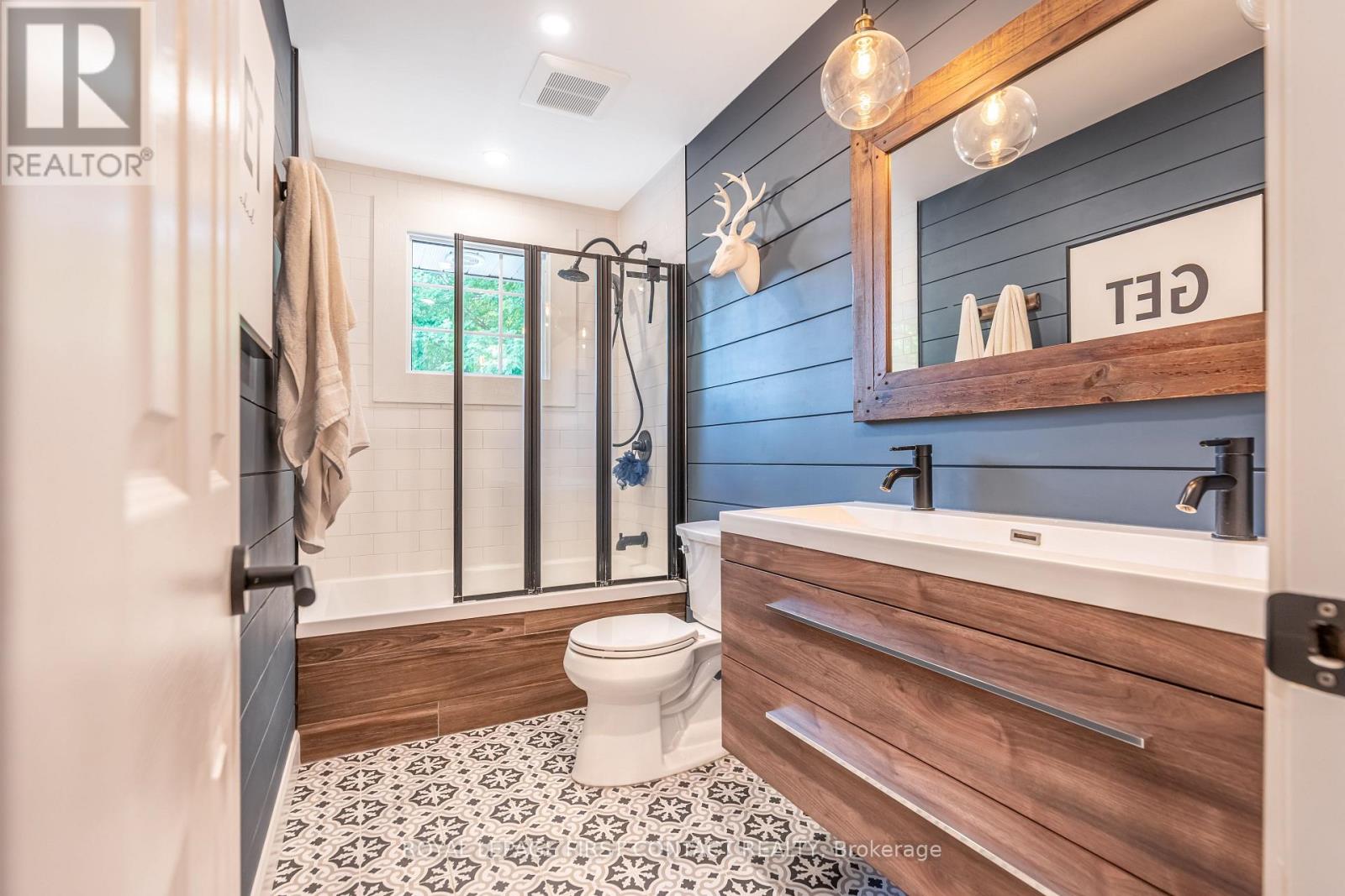 155 Napier Street, Barrie (Codrington), Ontario  L4M 1W7 - Photo 11 - S12763178