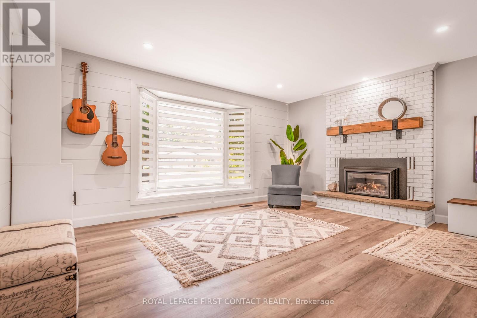 155 Napier Street, Barrie (Codrington), Ontario  L4M 1W7 - Photo 3 - S12763178