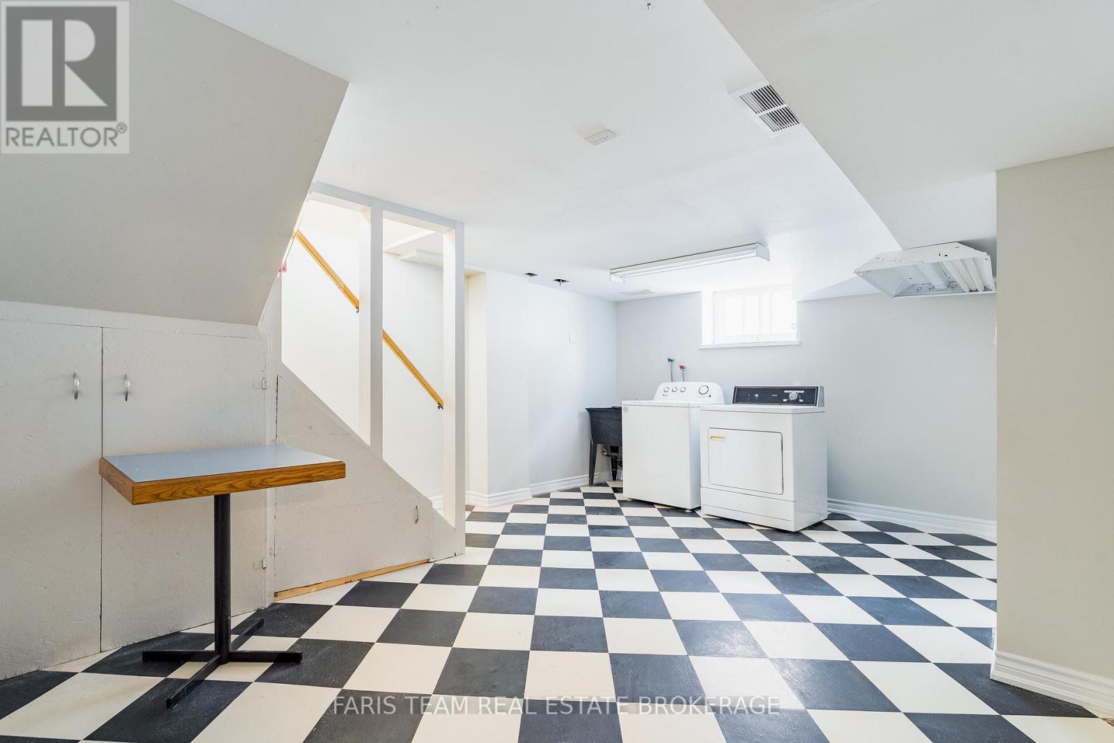 18 Newton Street, Barrie (Wellington), Ontario  L4M 3N3 - Photo 34 - S12763228