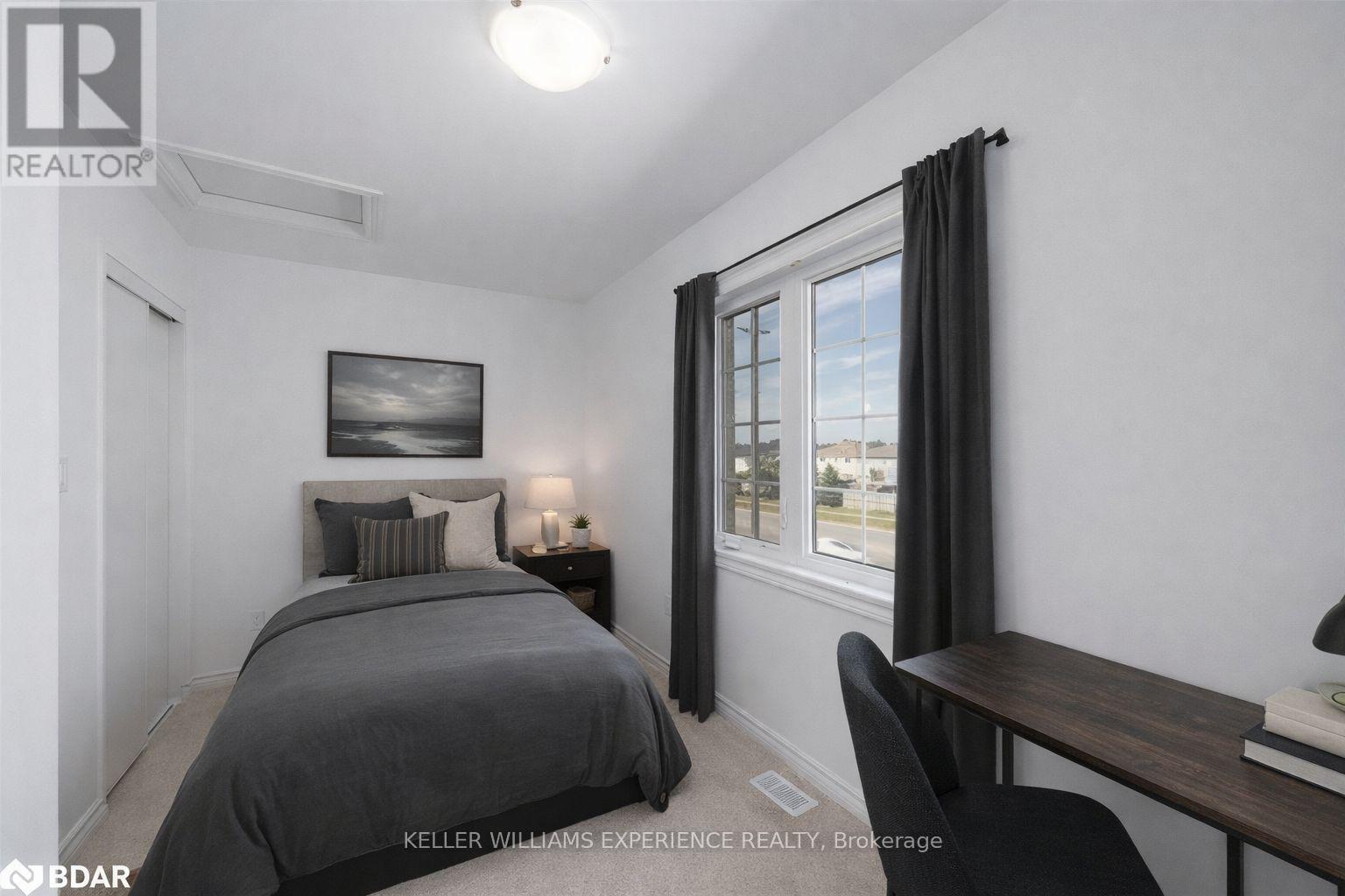 47 Pumpkin Corner Crescent, Barrie, Ontario  L9J 0T7 - Photo 7 - S12755438