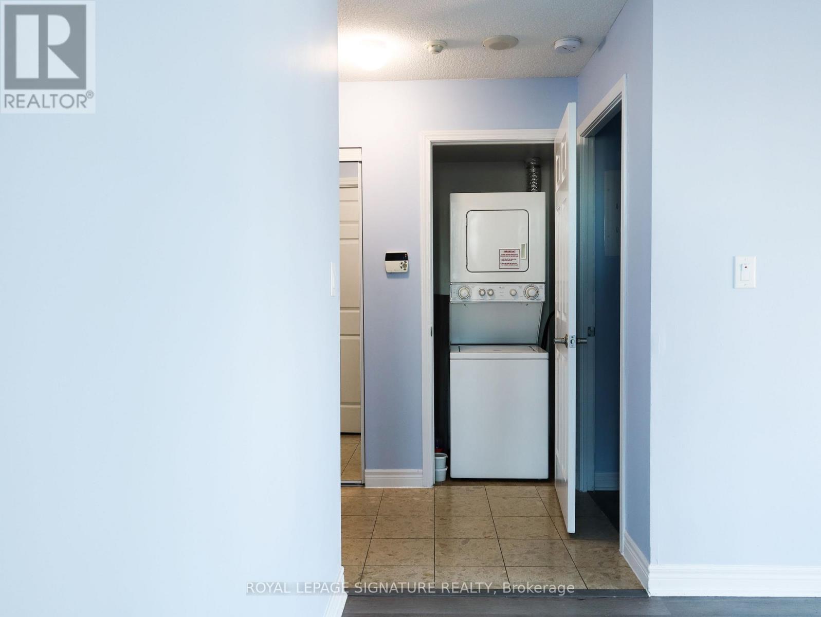 1708 - 208 Enfield Place, Mississauga, Ontario  L5B 0G8 - Photo 9 - W12755528