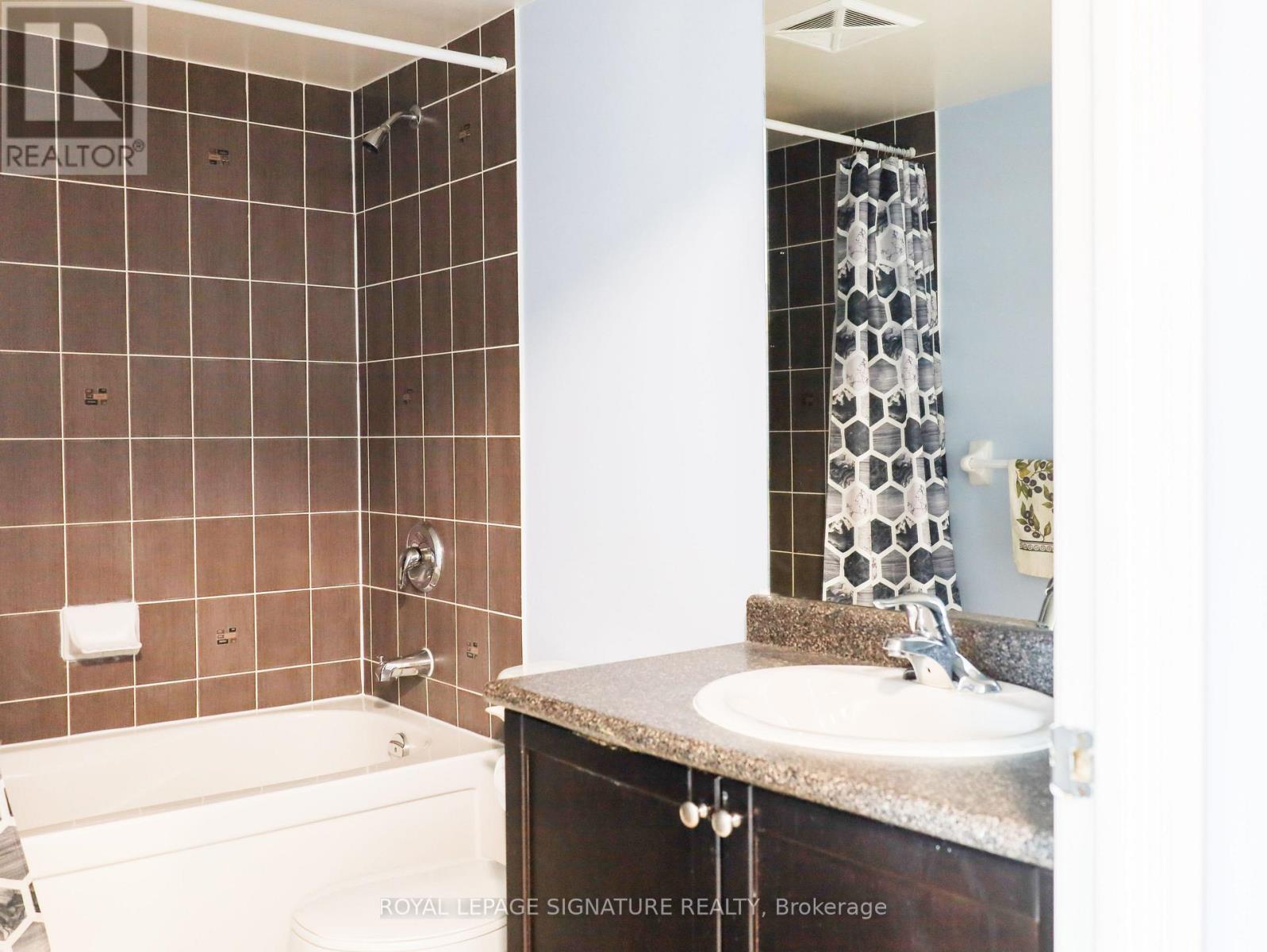 1708 - 208 Enfield Place, Mississauga, Ontario  L5B 0G8 - Photo 8 - W12755528