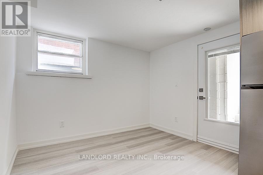 Lower - 56 Bicknell Avenue, Toronto, Ontario  M9M 4G5 - Photo 13 - W12763078