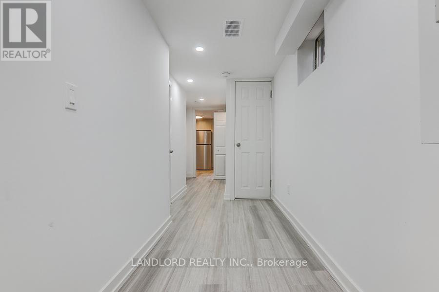 Lower - 56 Bicknell Avenue, Toronto, Ontario  M9M 4G5 - Photo 17 - W12763078