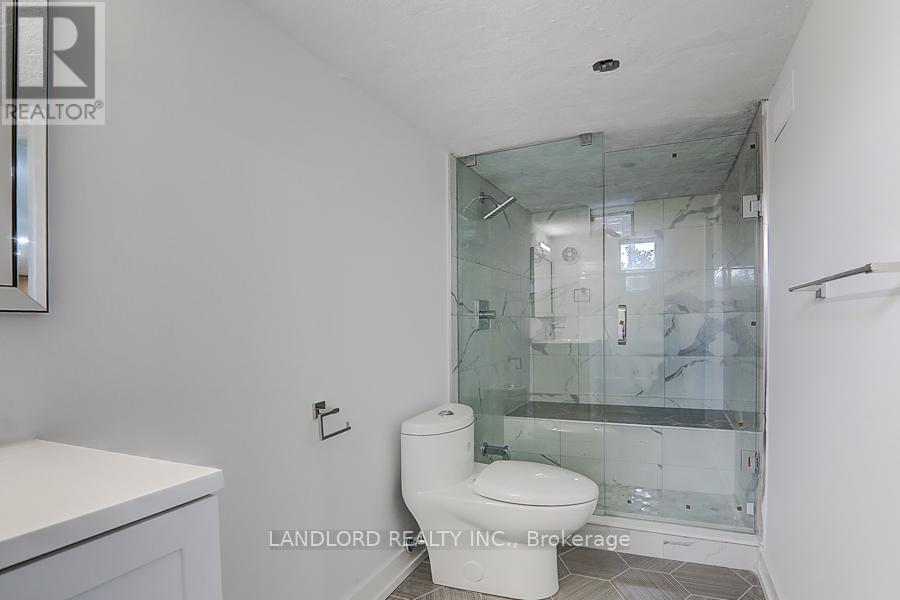 Lower - 56 Bicknell Avenue, Toronto, Ontario  M9M 4G5 - Photo 23 - W12763078