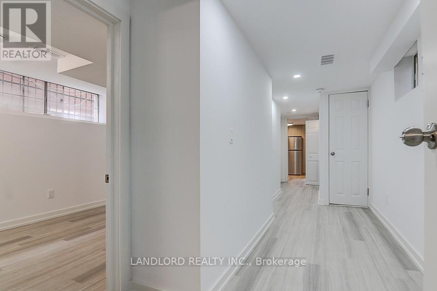 Lower - 56 Bicknell Avenue, Toronto, Ontario  M9M 4G5 - Photo 24 - W12763078