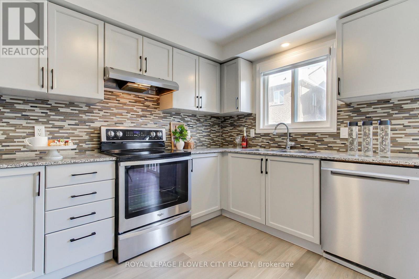 64 - 2280 Baronwood Drive, Oakville, Ontario  L6M 5J8 - Photo 16 - W12763090