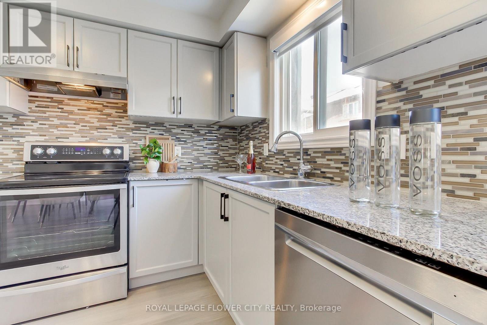 64 - 2280 Baronwood Drive, Oakville, Ontario  L6M 5J8 - Photo 17 - W12763090