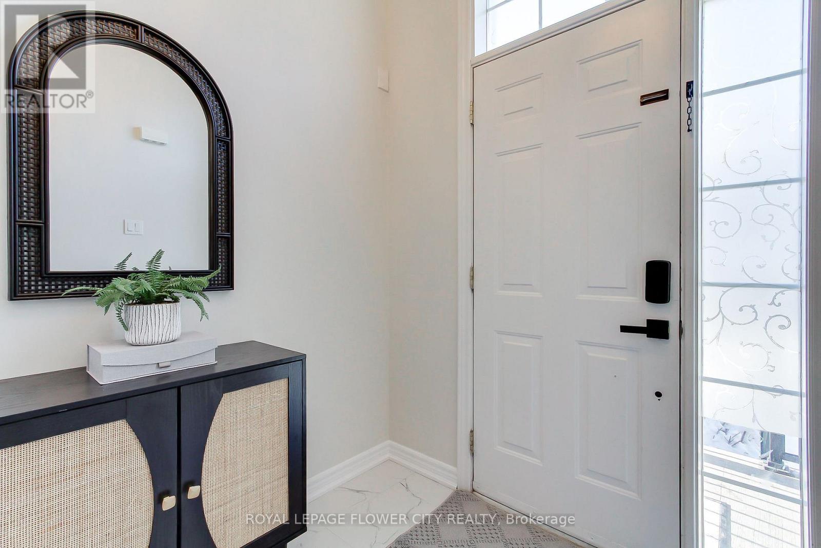 64 - 2280 Baronwood Drive, Oakville, Ontario  L6M 5J8 - Photo 2 - W12763090