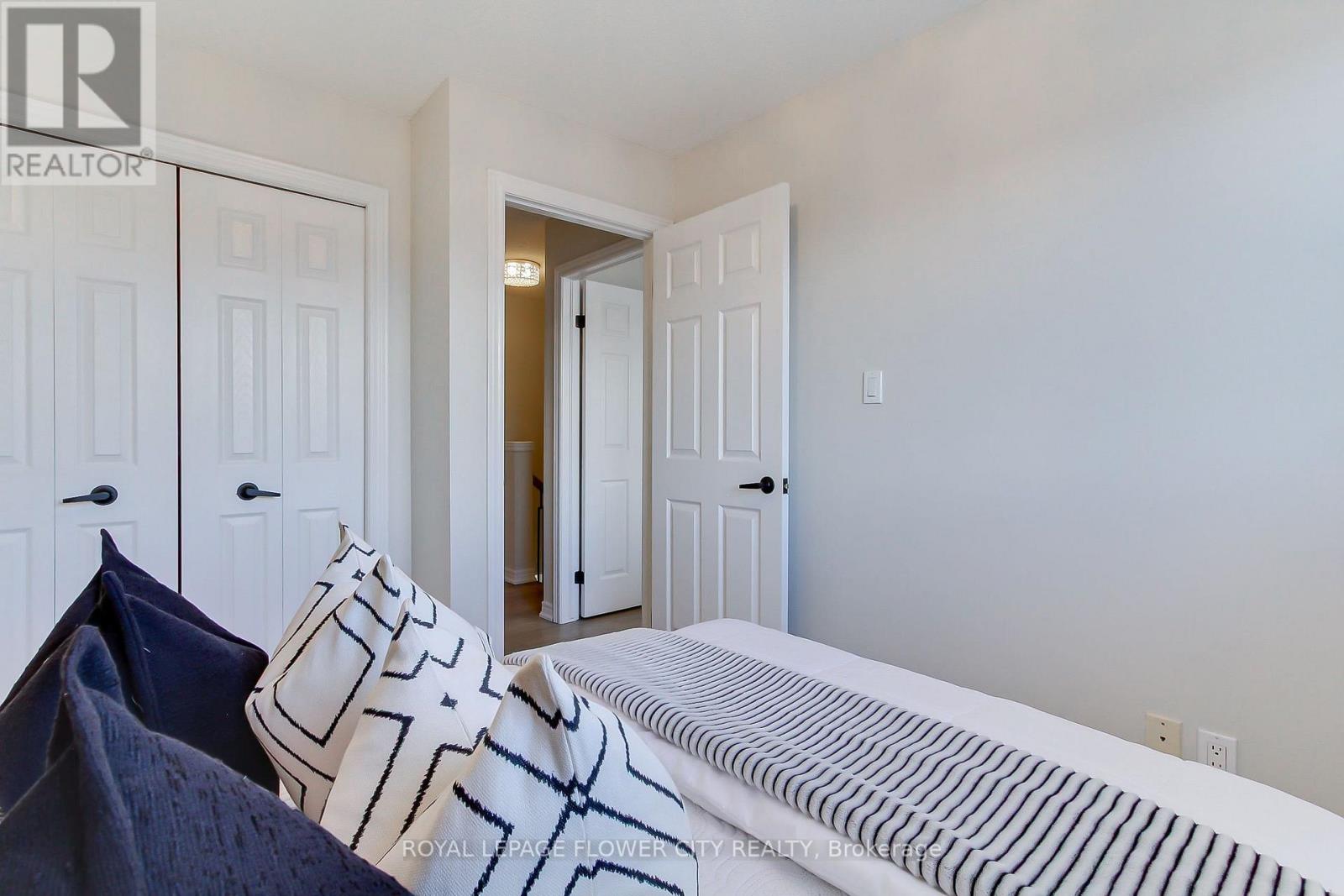 64 - 2280 Baronwood Drive, Oakville, Ontario  L6M 5J8 - Photo 36 - W12763090