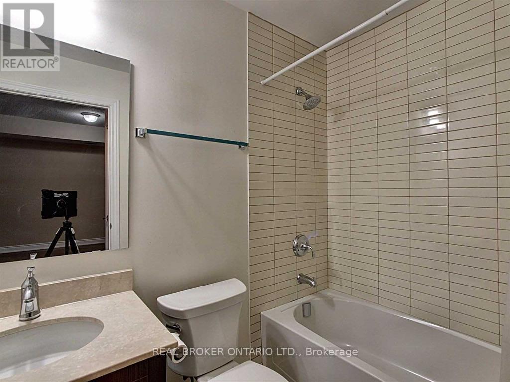 333 - 3170 Erin Mills Parkway, Mississauga, Ontario  L5L 0B6 - Photo 11 - W12763124