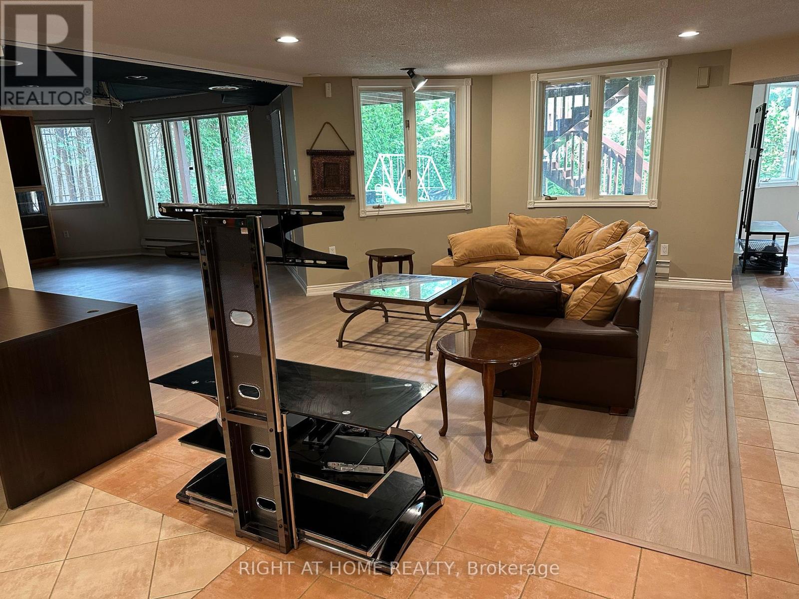 5059 Brandy Lane Court, Mississauga, Ontario  L5M 5A2 - Photo 3 - W12763142