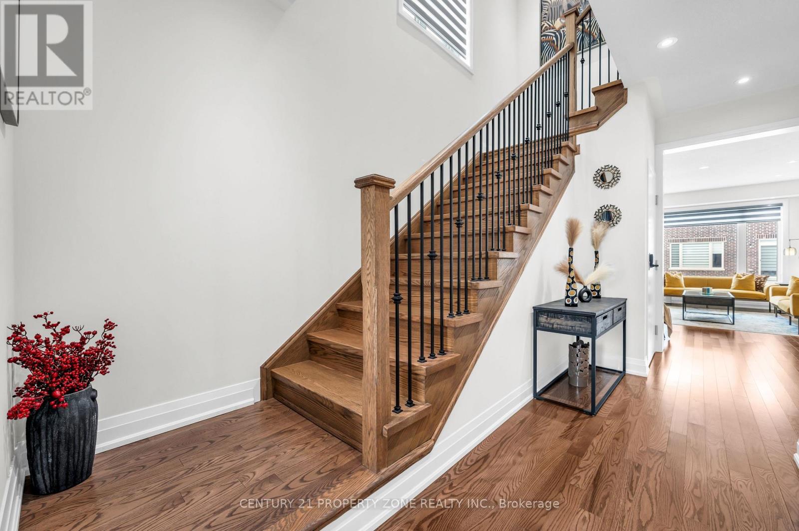 12 Trellanock Road, Brampton, Ontario  L6Y 0E4 - Photo 6 - W12763150