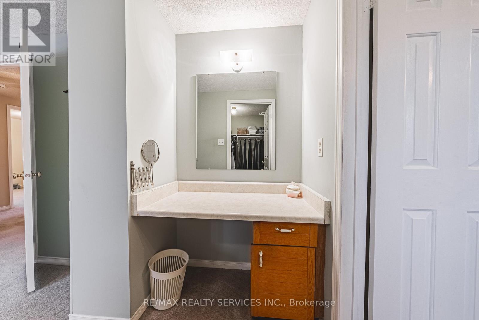 17 Cox Crescent, Brampton, Ontario  L6X 3G8 - Photo 13 - W12763162