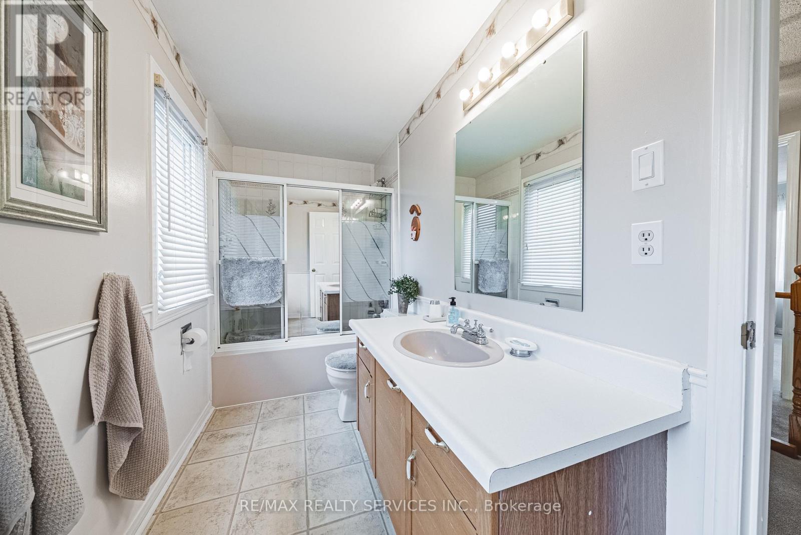 17 Cox Crescent, Brampton, Ontario  L6X 3G8 - Photo 14 - W12763162