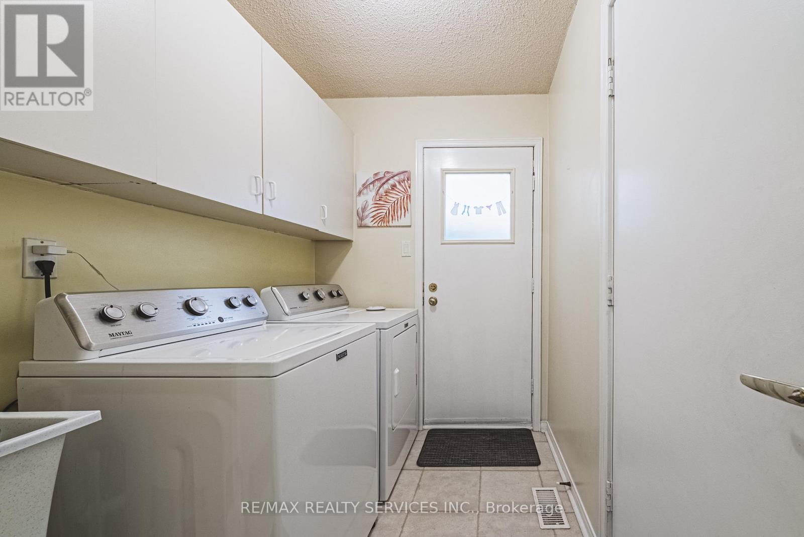 17 Cox Crescent, Brampton, Ontario  L6X 3G8 - Photo 21 - W12763162