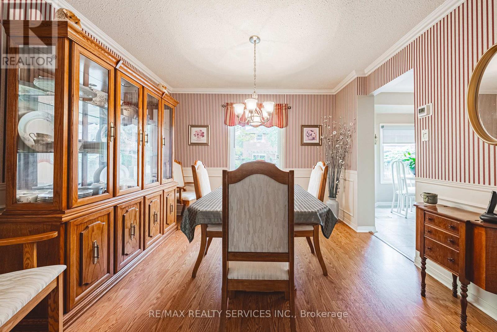 17 Cox Crescent, Brampton, Ontario  L6X 3G8 - Photo 7 - W12763162