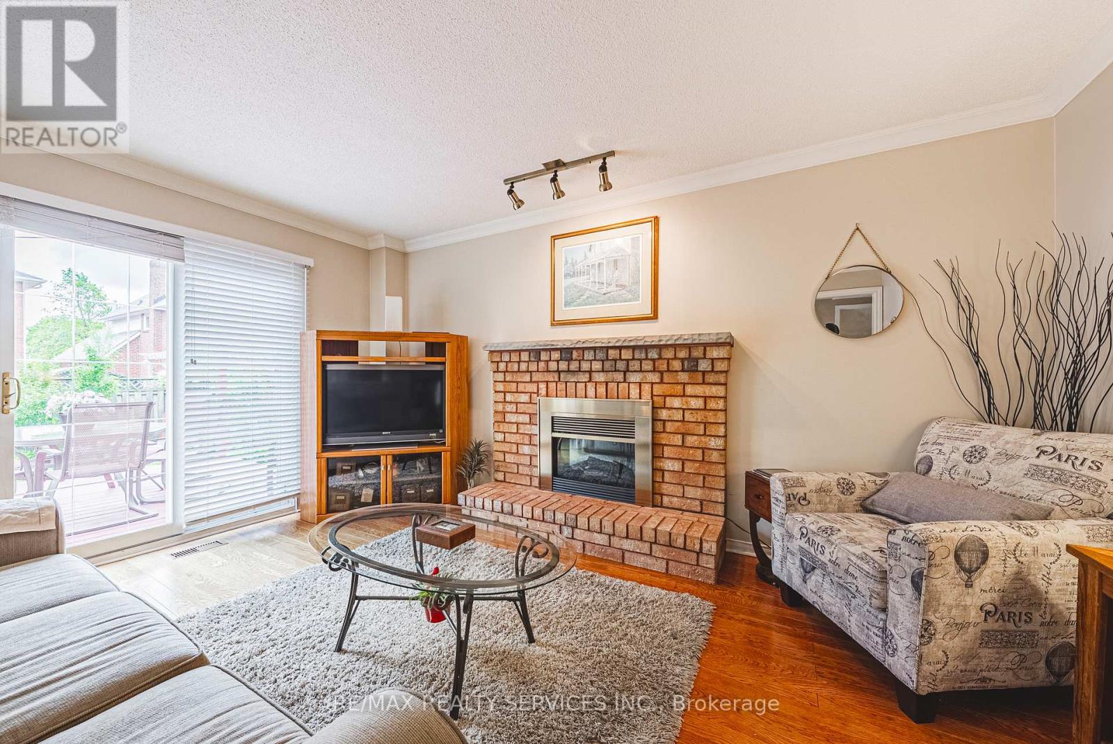 17 Cox Crescent, Brampton, Ontario  L6X 3G8 - Photo 8 - W12763162