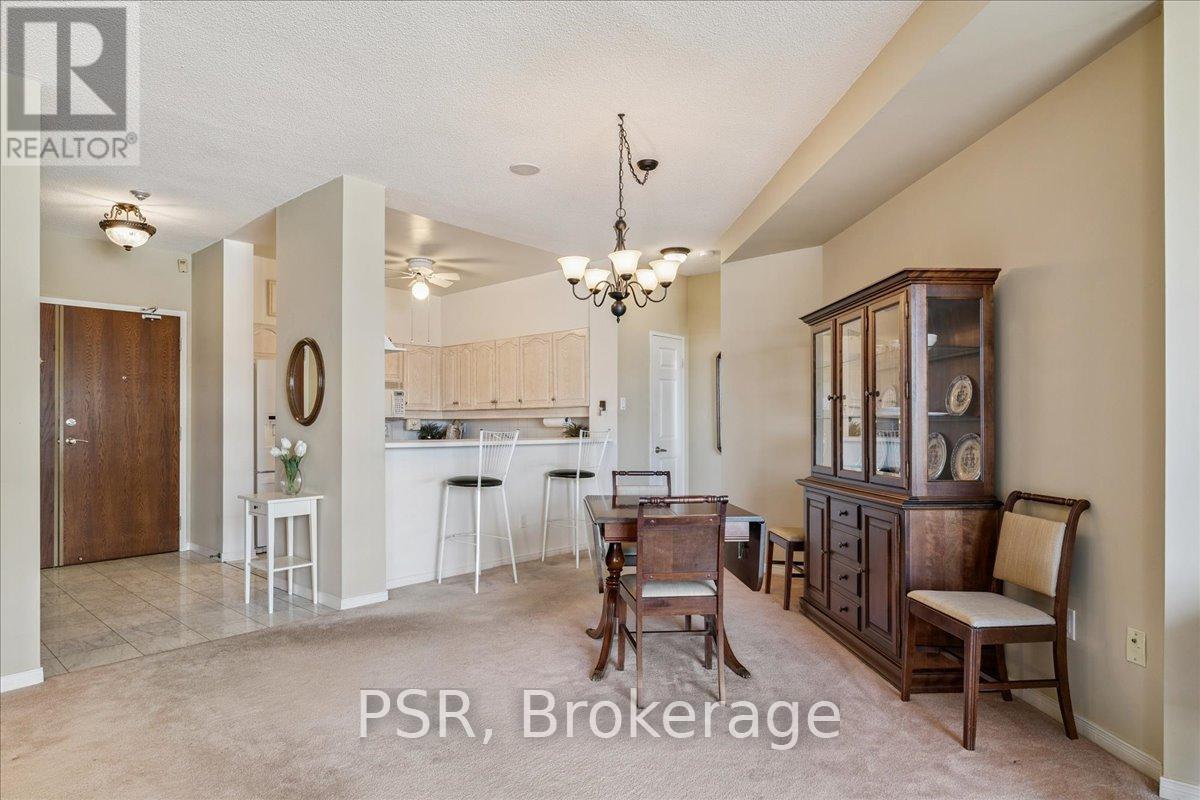 317 - 2511 Lakeshore Road W, Oakville, Ontario  L6L 6L9 - Photo 10 - W12763180