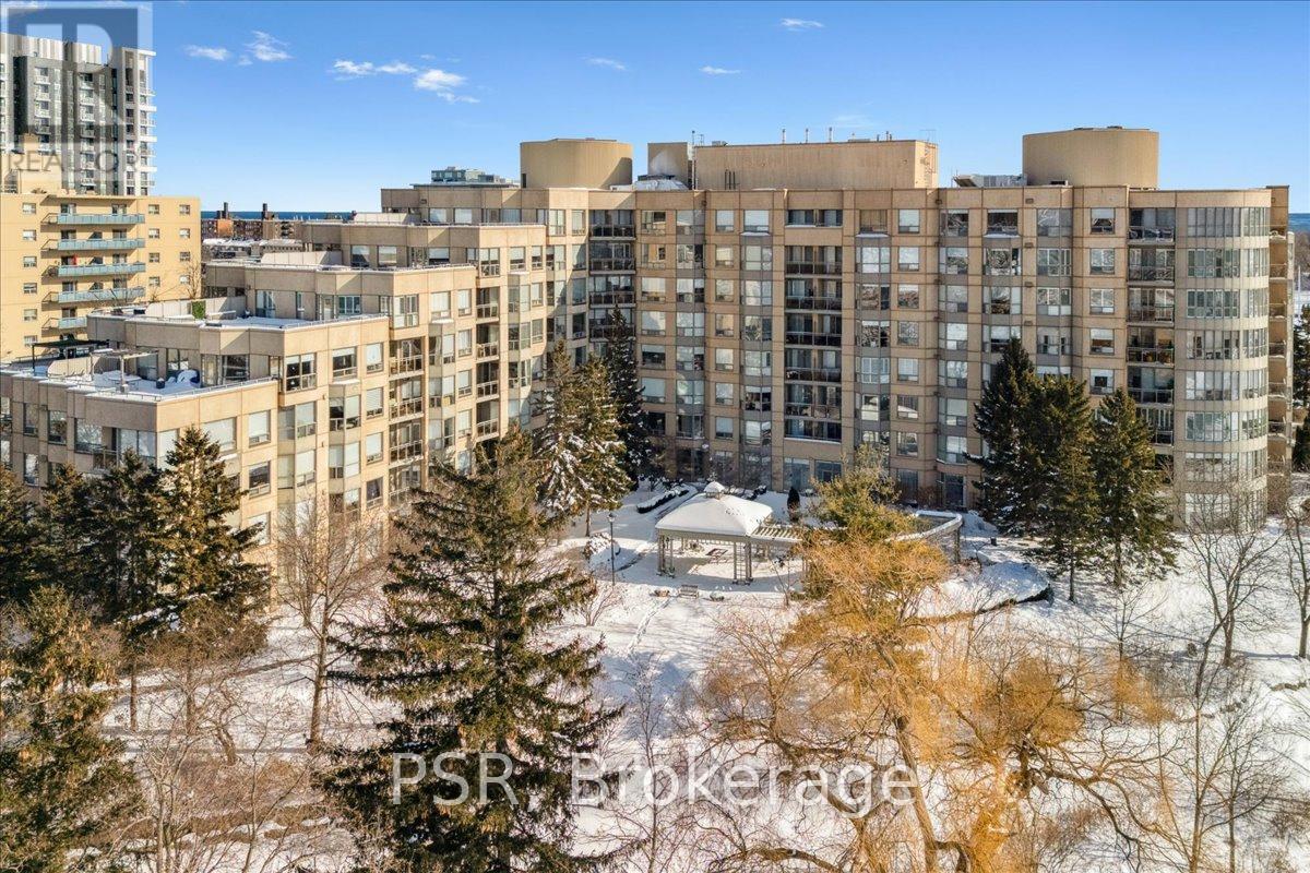 317 - 2511 Lakeshore Road W, Oakville, Ontario  L6L 6L9 - Photo 2 - W12763180