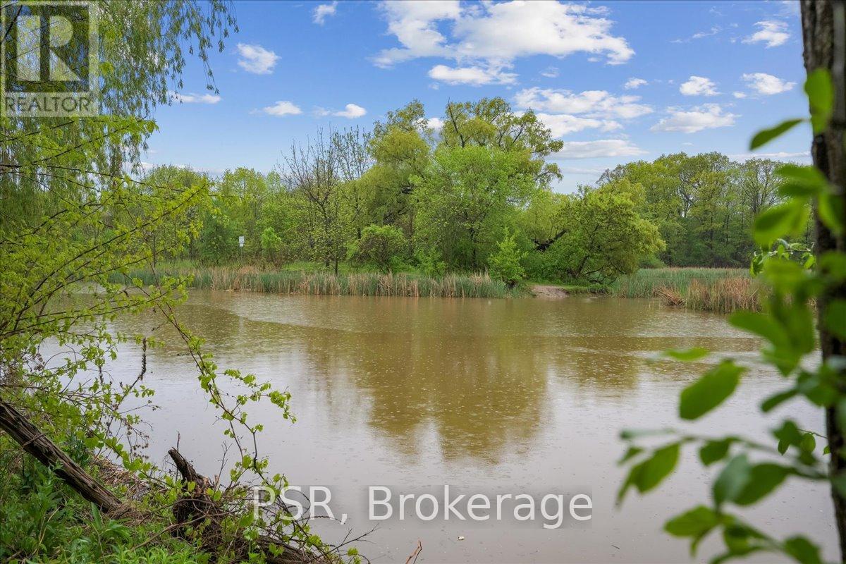 317 - 2511 Lakeshore Road W, Oakville, Ontario  L6L 6L9 - Photo 36 - W12763180