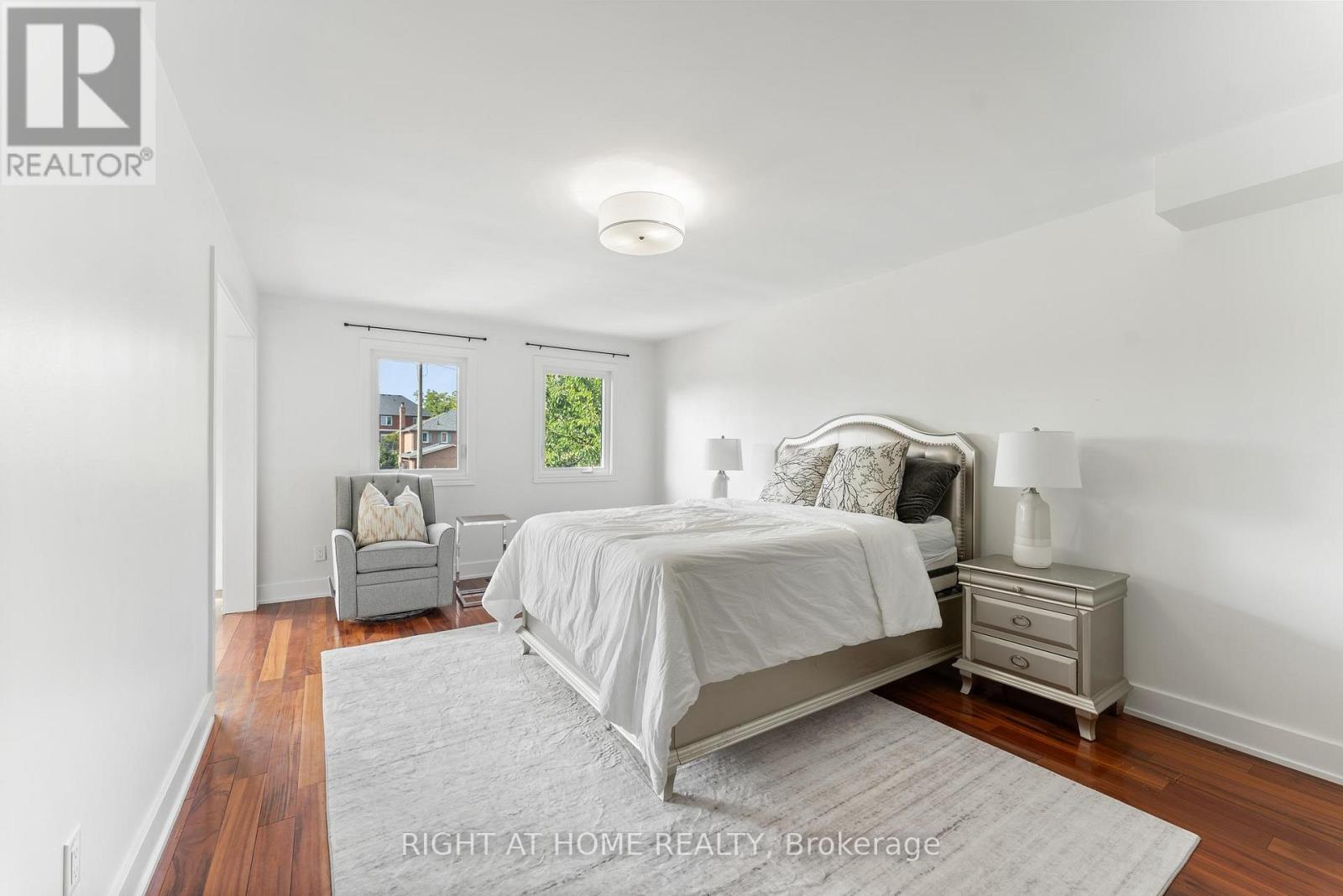 Room G - 1186 Glenashton Drive, Oakville, Ontario  L6H 5L7 - Photo 11 - W12763208