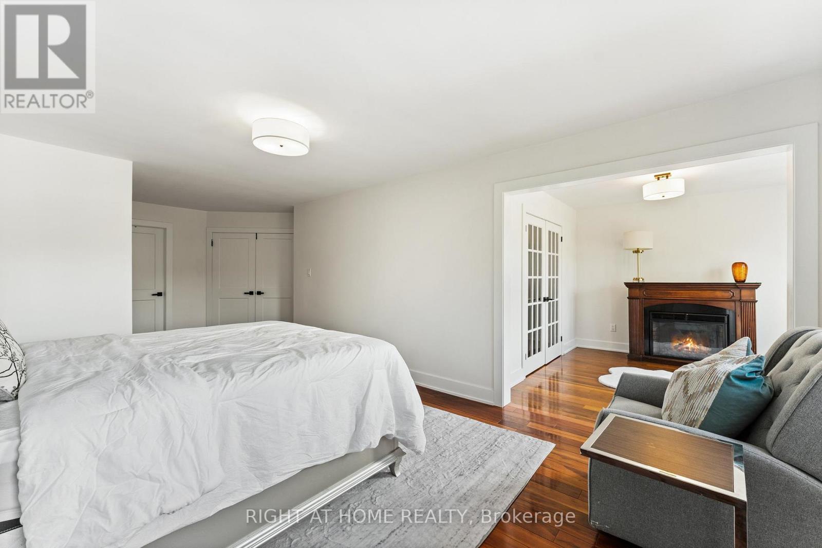 Room G - 1186 Glenashton Drive, Oakville, Ontario  L6H 5L7 - Photo 12 - W12763208