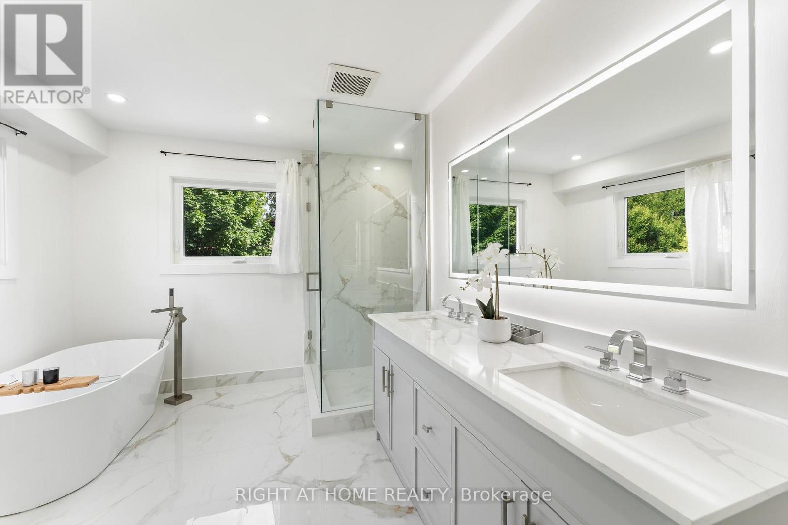 Room G - 1186 Glenashton Drive, Oakville, Ontario  L6H 5L7 - Photo 14 - W12763208