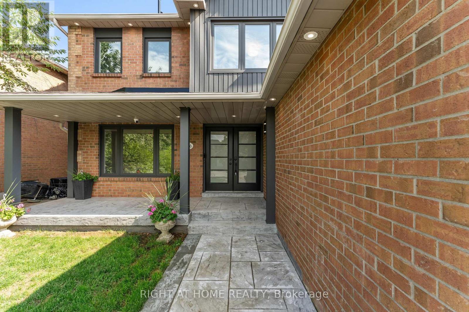 Room G - 1186 Glenashton Drive, Oakville, Ontario  L6H 5L7 - Photo 2 - W12763208