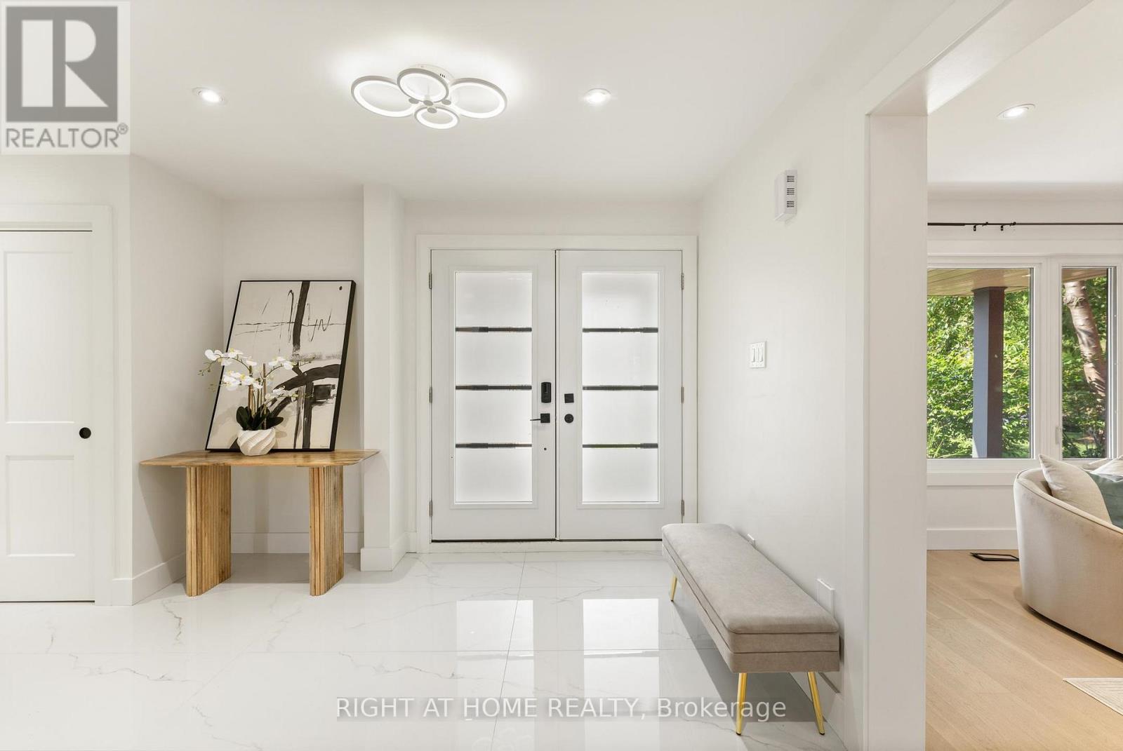 Room G - 1186 Glenashton Drive, Oakville, Ontario  L6H 5L7 - Photo 3 - W12763208