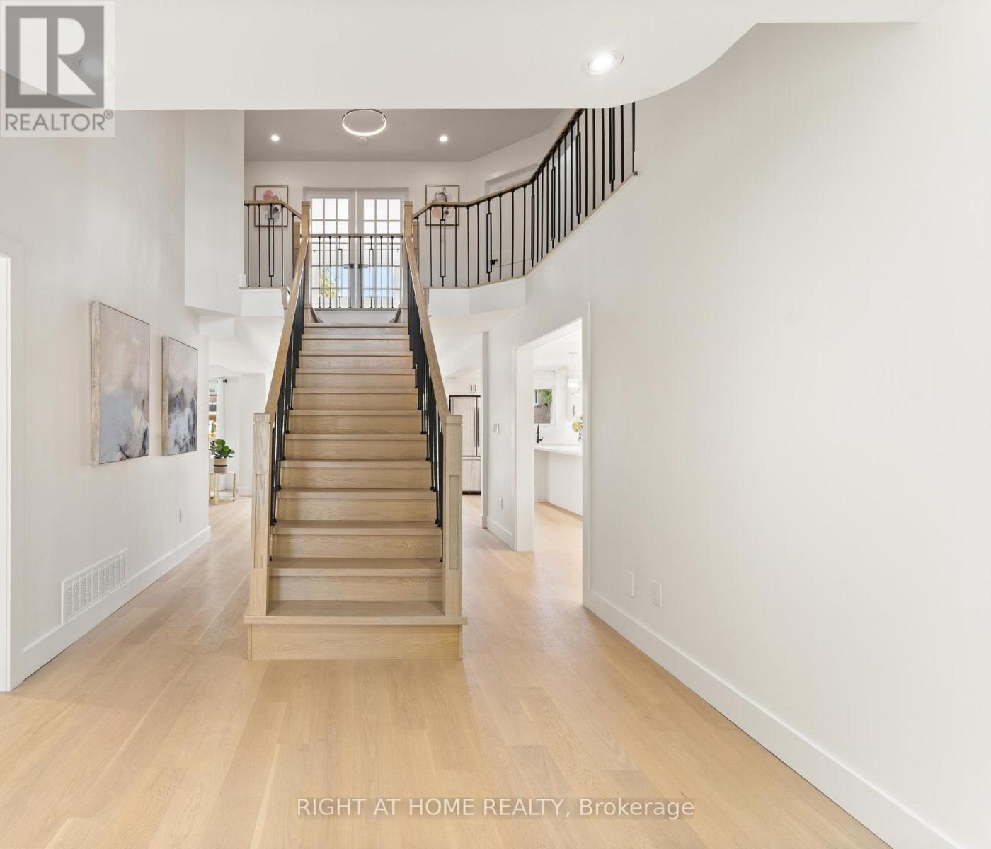 Room G - 1186 Glenashton Drive, Oakville, Ontario  L6H 5L7 - Photo 4 - W12763208