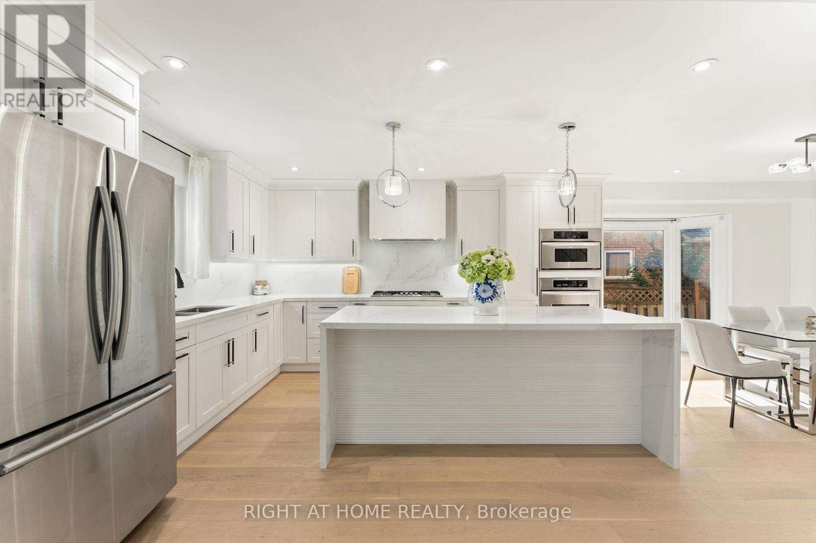 Room G - 1186 Glenashton Drive, Oakville, Ontario  L6H 5L7 - Photo 7 - W12763208