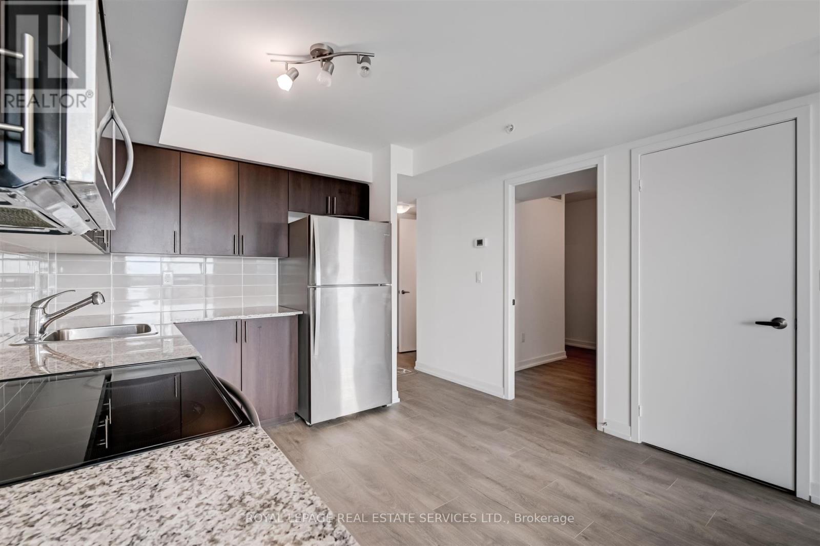 607 - 1420 Dupont Street, Toronto, Ontario  M6H 0C2 - Photo 3 - W12763210