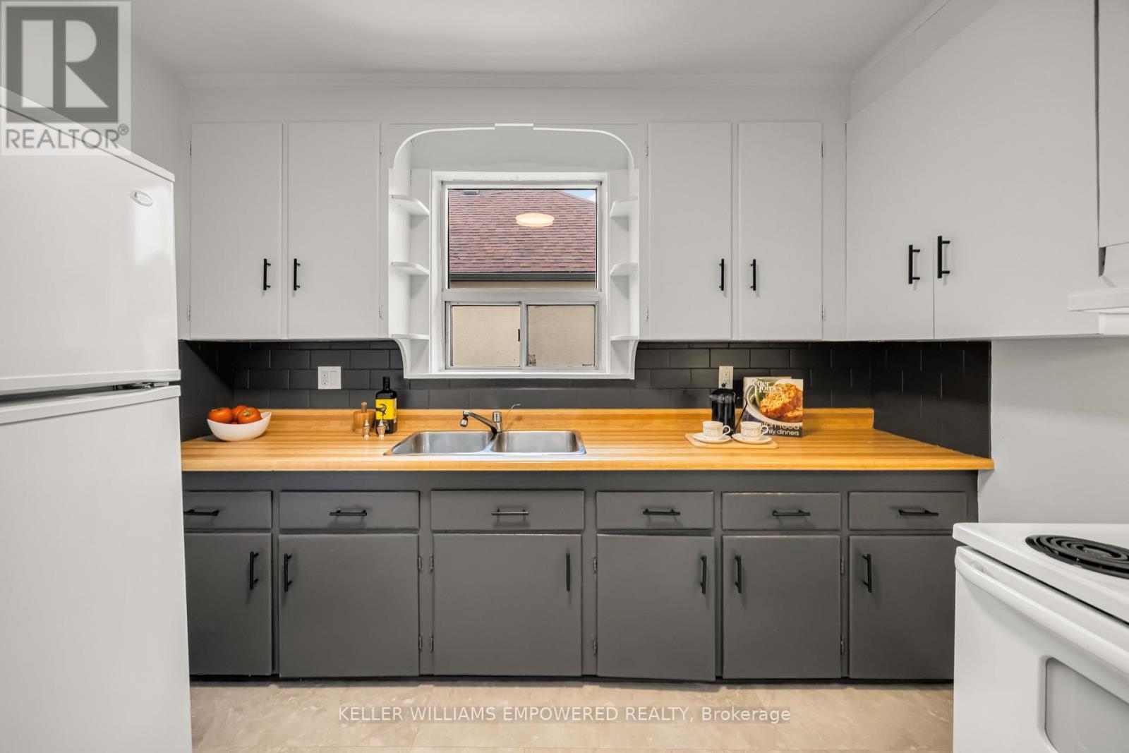 1001 Kipling Avenue, Toronto, Ontario  M9B 3L3 - Photo 12 - W12763224