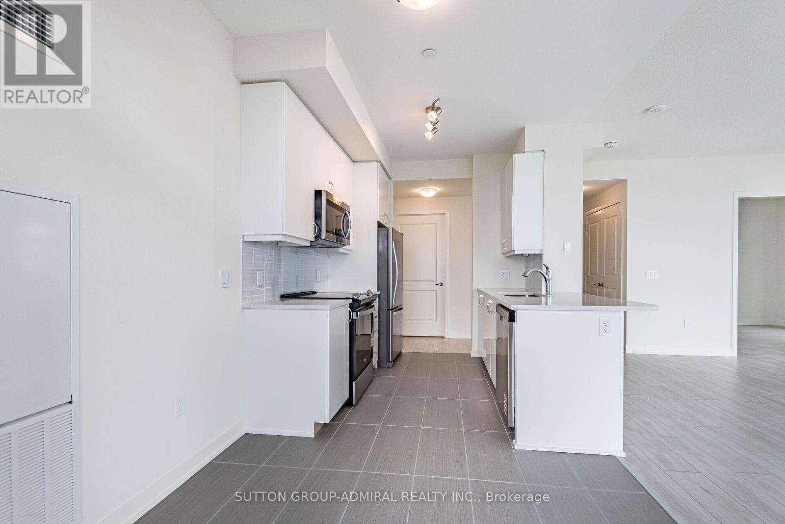 4905 - 38 Annie Craig Drive, Toronto, Ontario  M8V 0G9 - Photo 6 - W12763226