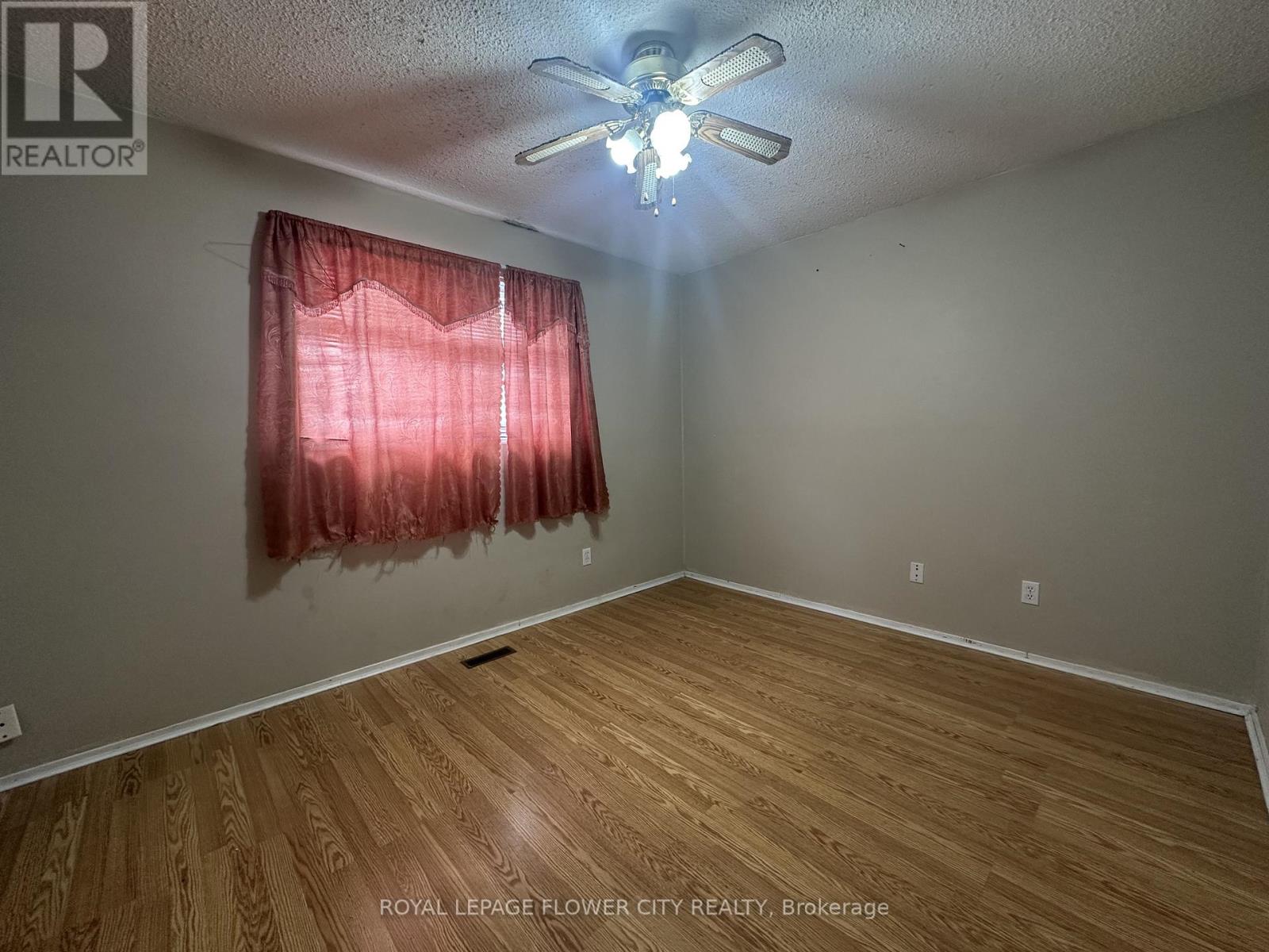 42 Montjoy Crescent, Brampton, Ontario  L6S 3E7 - Photo 10 - W12763288