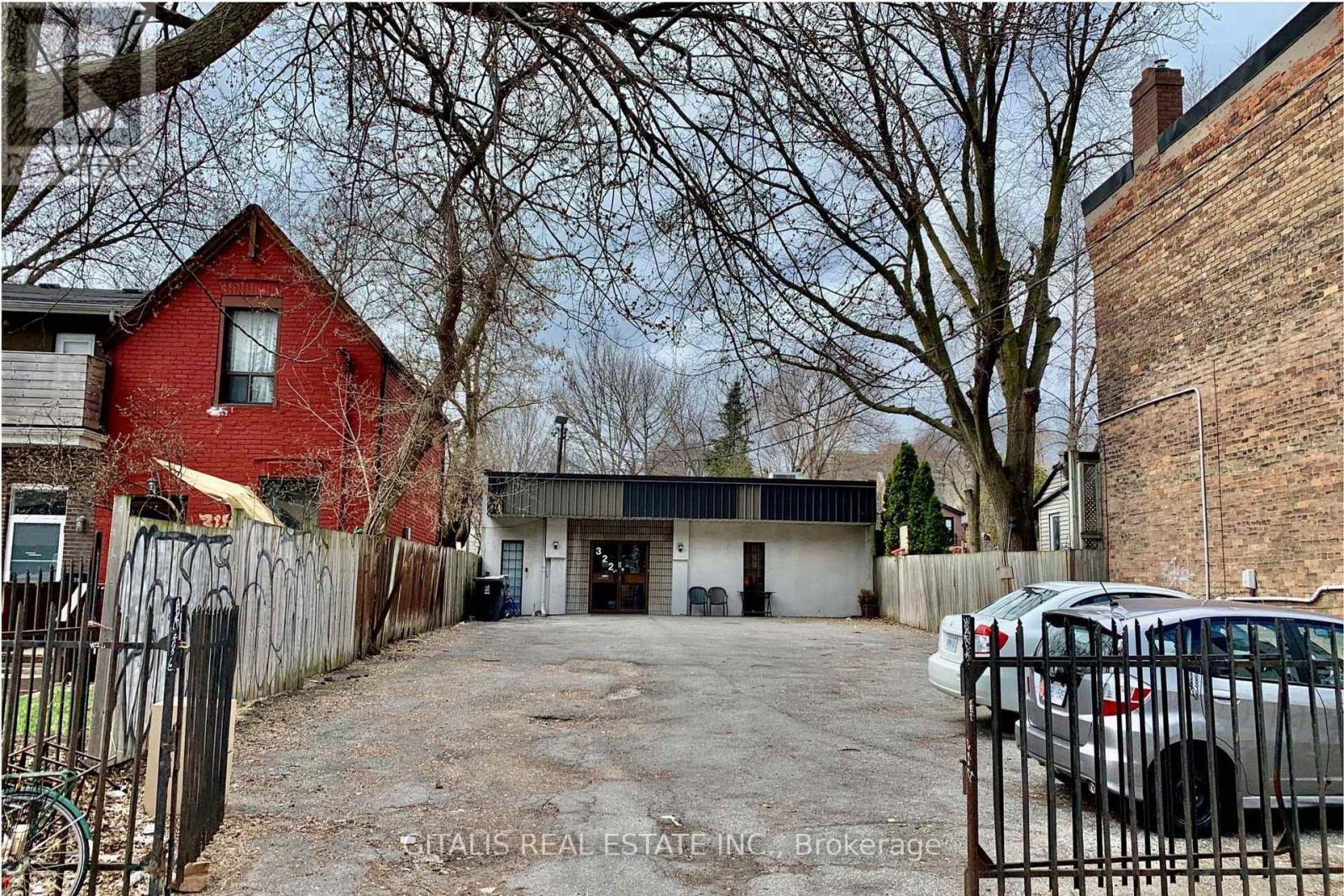 322 Dufferin Street, Toronto, Ontario M6K 1Z6 - Photo 1 - W12763290